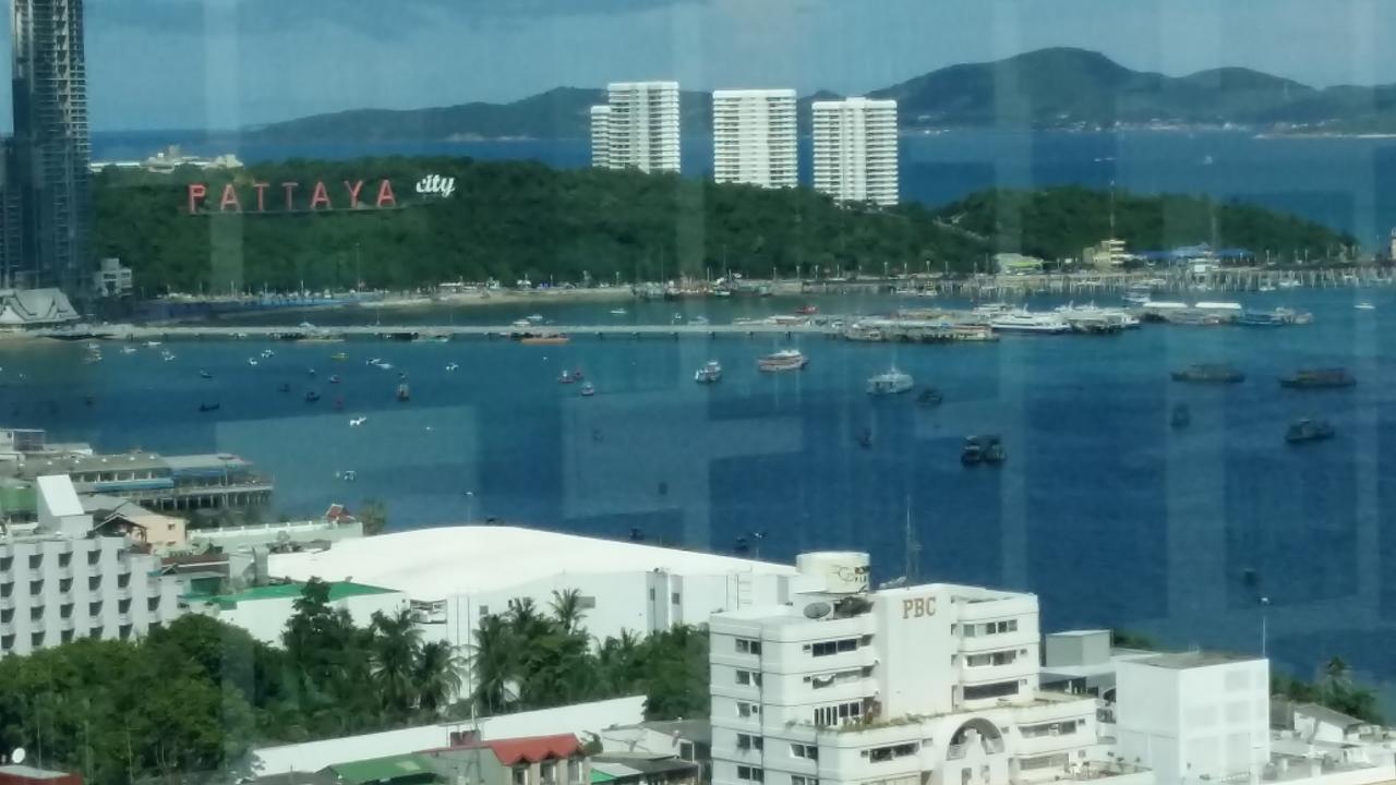 The Base Central Pattaya By Nkl 외부 사진